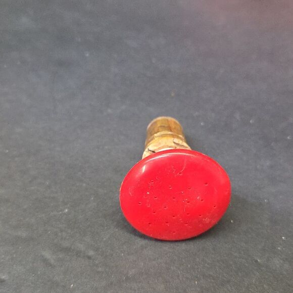 (6) Vintage Salt & Pepper Shaker Sets Plastic Bakelite Plus Extras - Picture 11 of 16